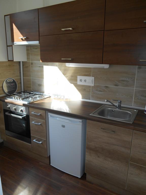 Akos Apartman Appartement Eger Buitenkant foto
