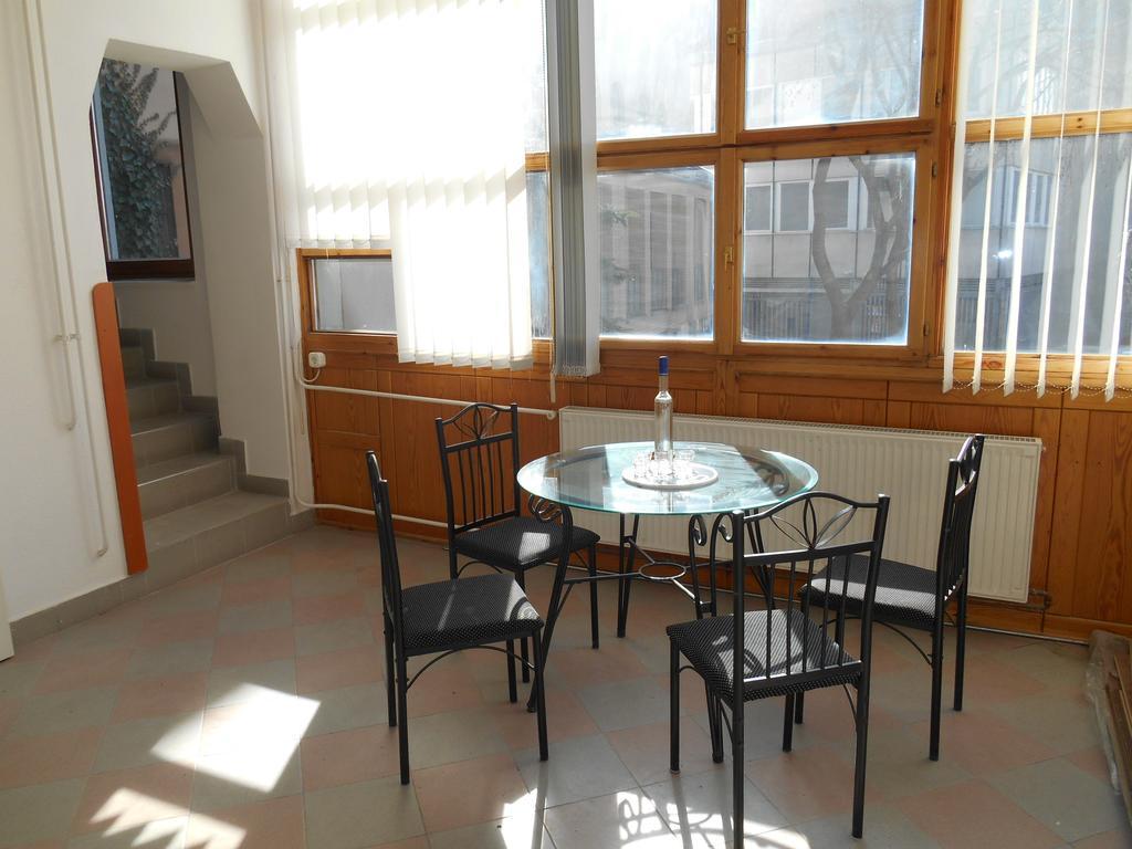 Akos Apartman Appartement Eger Buitenkant foto