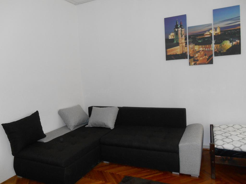 Akos Apartman Appartement Eger Buitenkant foto