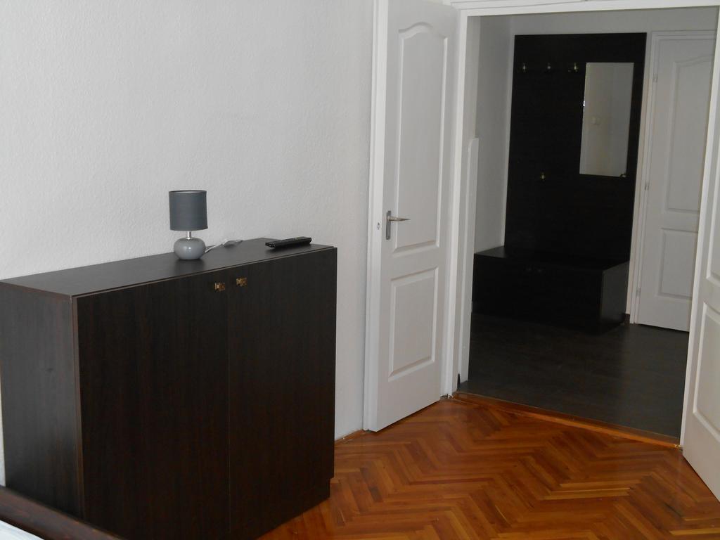 Akos Apartman Appartement Eger Buitenkant foto