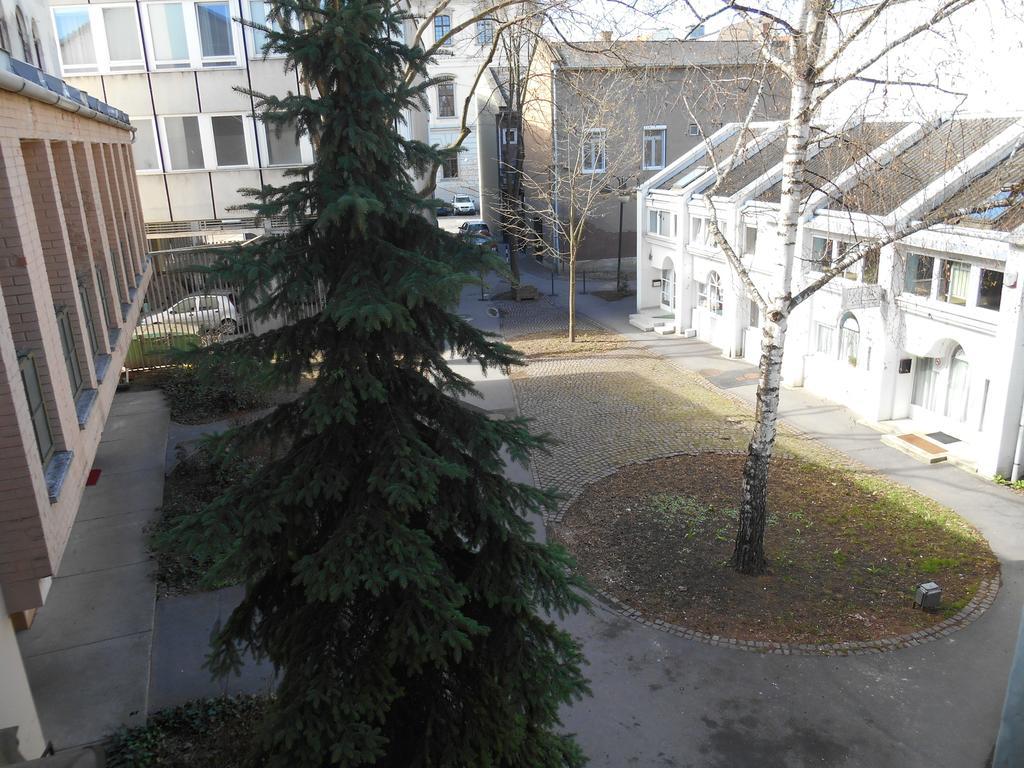 Akos Apartman Appartement Eger Buitenkant foto